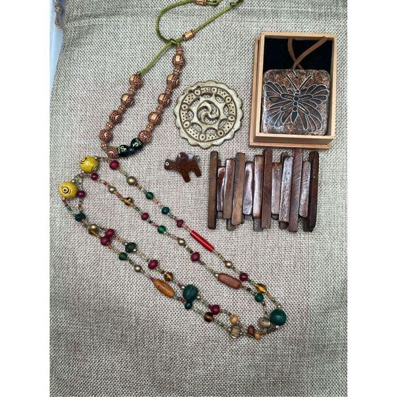 Not so Mystery Mystery Bag of 6 Assorted Vintage Jewelry made of Wood Stone - Picture 2 of 6